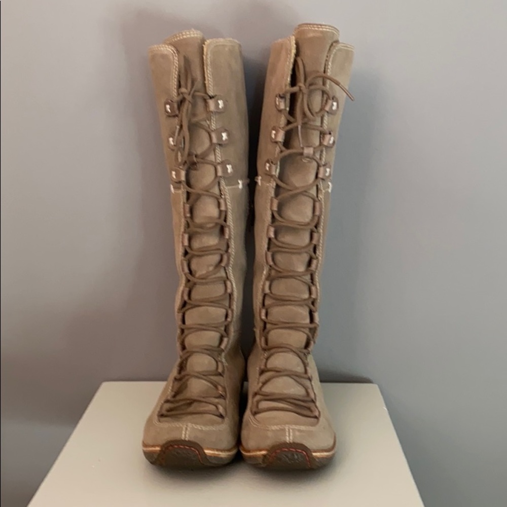 Timberland lace up tall boot size 6.5
